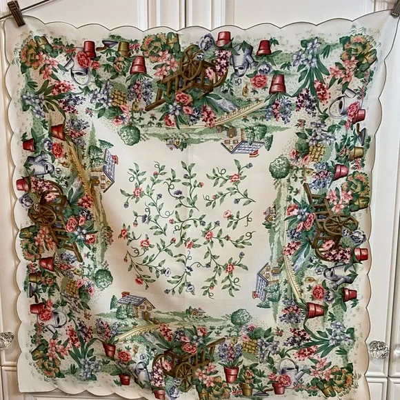 Vtg Small Square Polyester Table Cloth with Repeating Pattern Pink Roses Florals - Picture 3 of 8